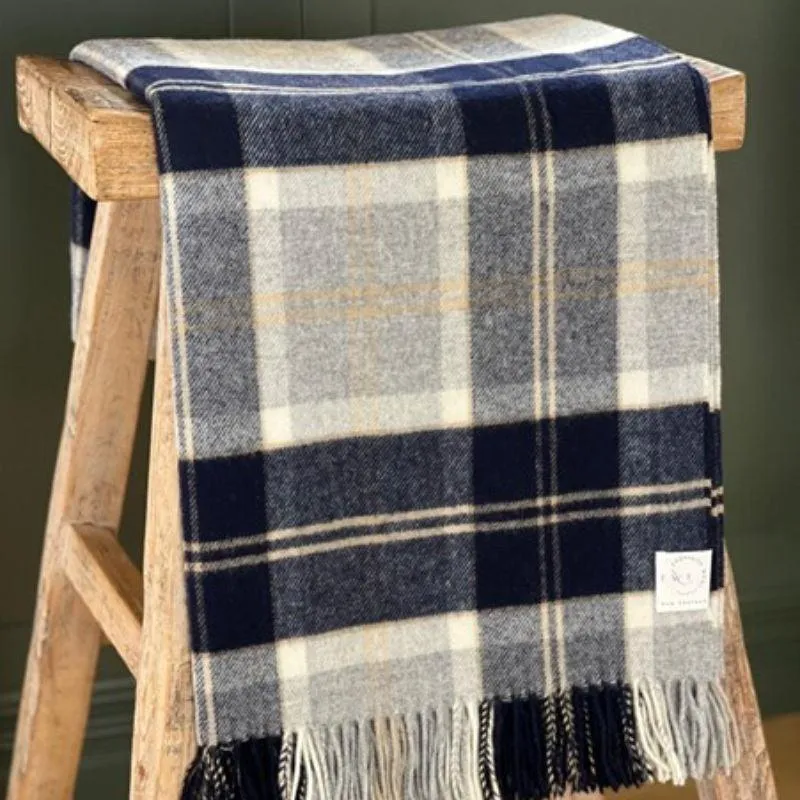 Bannochburn Merino Wool Throw 185x140cm in silver